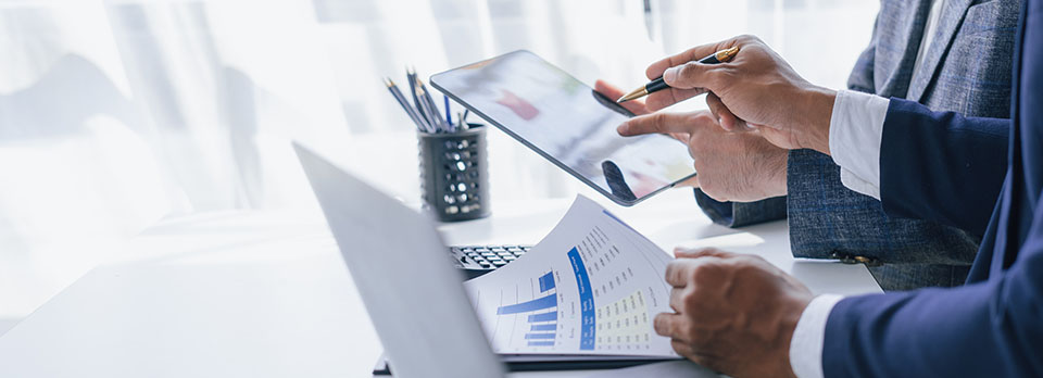 Análise de dados e checklist de critérios para qualificação de fornecedores ESG.